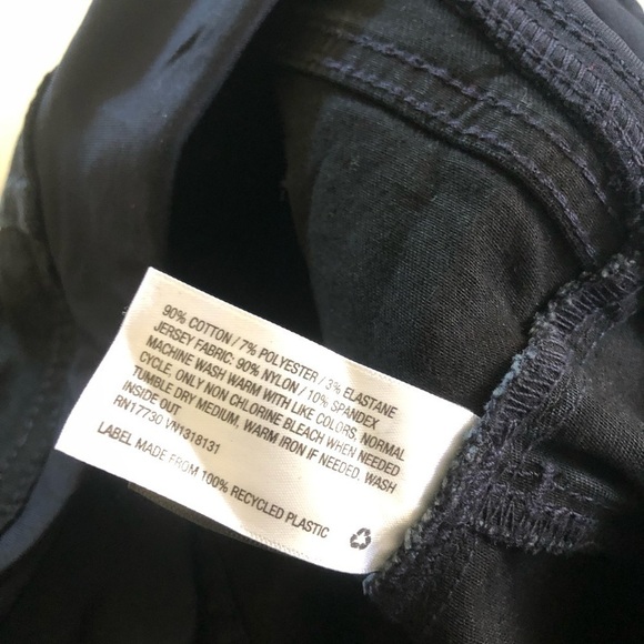 Ingrid & Isabel Maternity Black Crossover Panel Raw Hem Bermuda Jean Shorts 14 - Picture 9 of 16